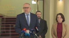 Bek do Senátu skoro nechodí, a pobírá tučné náhrady. Opozice žádá rezignaci