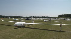 Mistrovství světa v plachtění: V Táboře poměřuje síly 115 větroňů