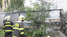 Děsivý konec! Řidič kamionu nestihl utéct, uhořel v kabině