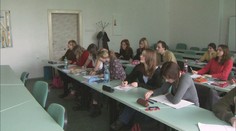 Studenti i učitelé chtějí změnit podobu státních zkoušek. Inspirují se v zahraničí