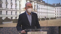 Vláda rozhodla: Respirátory budou dál levnější, na zdravotníky čekají odměny