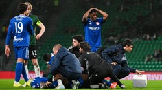 Hrůzné scény při zápase Sportingu. Banální skluz ukončil fotbalistovi sezónu