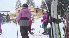 Lyžařům zmizely lyže. Do areálů se vydávají organizované bandy