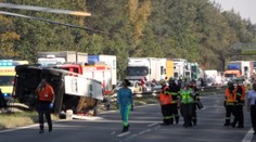 Na dálnici D6 se srazilo třináct aut! Kolony měly přes deset kilometrů
