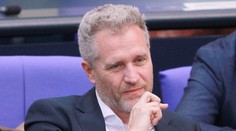 Policie prohledává byt politika Bystroně. Měl přijímat úplatky