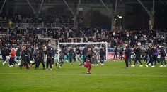 Chuligáni o poločase rozpoutali peklo, diváci utekli na hřiště, zápas se nedohrál