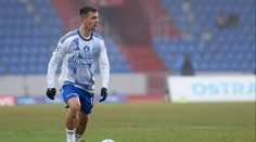 Dcerka fotbalisty Olomouce vběhla na hřiště během zápasu. Fanoušci to vtipně glosují