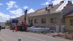 Při odklízení následků tornáda našli pumu. Na místo míří pyrotechnik