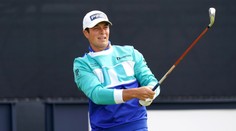 Golfistu při odpalu pokálel pták. Jeho reakce neušla mikrofonům