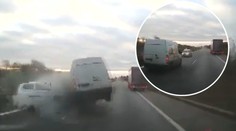 Záběry z tragické nehody na D8: Takhle smetla dodávka osobák v protisměru