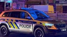 Smrtelná nehoda v Praze: Chodce srazilo policejní auto