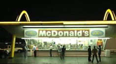 Smolaři lupiči. Přepadli McDonald´s plný elitních vojáků!