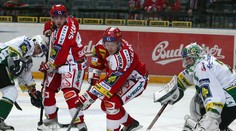 Hokejové derby ozdobí svatba na ledě