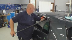Kroupy lidem poničily auta. Škodám se přitom dá zabránit
