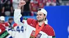 Sako jsem měl polité pivem a smrděl bych tu, smál se Špaček u premiéra