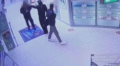 Nezletilý mladík kradl v supermarketu alkohol, byl opilý