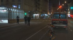 Poplach ve Vídni: Útočník na ulici pobodal rodinu, na útěku muže!