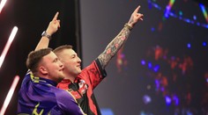 Aspinall opět bavil svým nástupem. Dokonce roztancoval soupeře Littlera