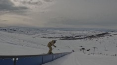 Švédský lyžař má rekord. Sjel překážku velkou jako padesátipatrová budova