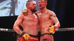 Příliš krve, sudí radši ukončil zápas! Šílenou řež vyhráli oba