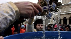 Šestitýdenní miminko zemřelo během křtu v kostele! Nadýchalo se vody