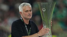 Dojemný konec mága. Mourinho se s fanoušky loučil se slzami v očích