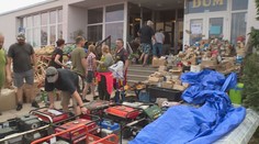 Lidé vyvrací nepravdivé zprávy o Moravě. Hasiči ze sutin zachránili psa