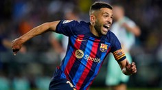 Barcelona se loučí s dalším hráčem. Po 11 letech končí legendární obránce