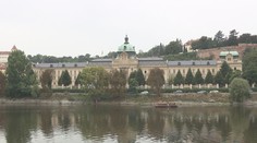 Ve vládě přibydou noví ministři. Vyjdou na několik milionů, tvrdí politologové