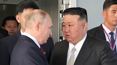 Kim se štítí Putina. Před setkáním si nechal vydezinfikovat židli