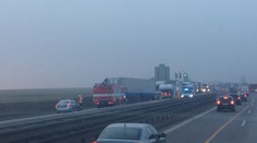 Dálnici D8 na Ústí na několik hodin zablokovala nehoda kamionu