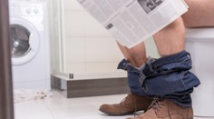 Experti varují: Vydáváte na toaletě zvuky? Děláte velkou chybu!