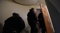 Žena desítky let věznila v izolaci syna. Sestra popsala, jak ho vysvobodila
