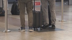 Majitel cestovní agentury chtěl po klientech peníze navíc. Možná jednal nelegálně