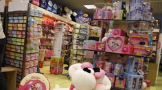 Trest za zdražování: Firmě zabavili miliony hraček, dají je dětem!