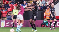 To byl flákanec! Fotbalistka West Hamu udeřila soupeřku a vyfasovala červenou