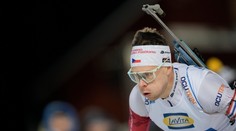 Biatlonisté na ženskou štafetu nenavázali. Se třemi trestnými koly skončili v TOP 10