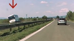 VIDEO: Takhle vyletěl autobus se studenty ze silnice