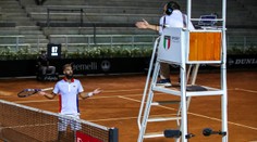 Hádka s rozhodčím a pak trucování, francouzský tenista zase řádil