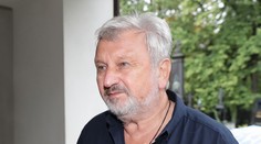 Cimický je údajně ve vážném stavu v nemocnici. Čelí obžalobě ze znásilnění