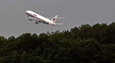 Nový směr vyšetřování: Piloty zmizelého letadla otrávili jídlem?!