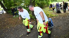 Auto v Berlíně najelo do skupiny lidí. Zraněny byly tři děti a vychovatelka