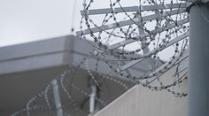 Vězni měli hlídat děti na přechodech. Po vlně kritiky věznice projekt stopla