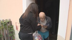 Města pomáhají seniorům. V Chebu dostávají základní potraviny zdarma!