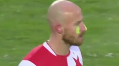 Nefér fanoušek oslňoval Stocha laserem! Co na to Sparta?