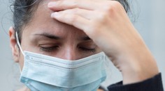 Omikron hlásí další podivný příznak.  Pozor na změny v chování, varují lékaři