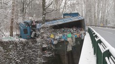 Dva kamiony v Pardubickém kraji měly nehodu, zkomplikovaly dopravu