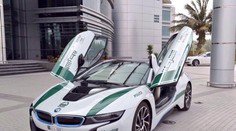 Česká policie nafasuje BMW i8. A nejspíš ho dostane zase zadarmo!