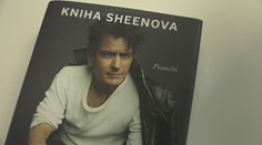 Charlie Sheen má za sebou bouřlivý život. Ve své autobiografii jde až na dřeň