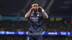 „Vinícius provokuje a pak brečí.“ Německá legenda pálí i do Realu
